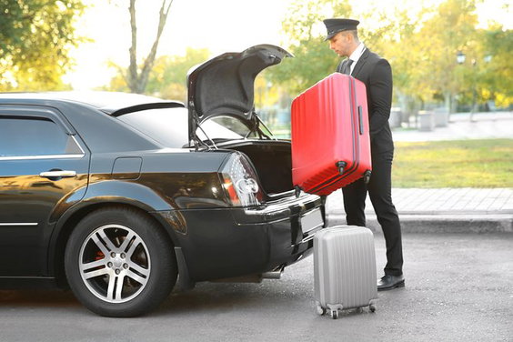 One Way Airport Transfer for 6 with Prosecco