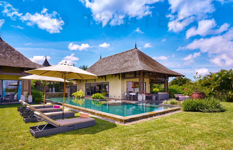 Bellu: private pool villa with 5-star hotel access