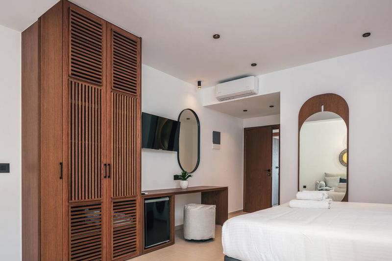 Del Mare Apts 102