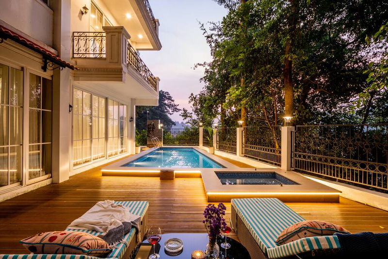 Casa Ivy: Luxury 4BR Villa w/ Pool &Jacuzzi in Goa