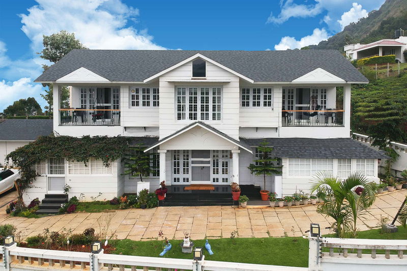 Aashirwaad Villa ~ A Cozy 3BR Villa with Serene Tea Garden Views in Coonoor