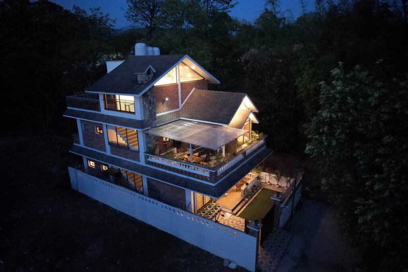 Rahta Villa ~ An elegant 3BR Villa with BBQ Terrace in Dehradun