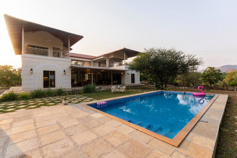 Casa Mocha ~ An Elegant & Luxe 5BR Villa w/ Private Pool, Alibaug