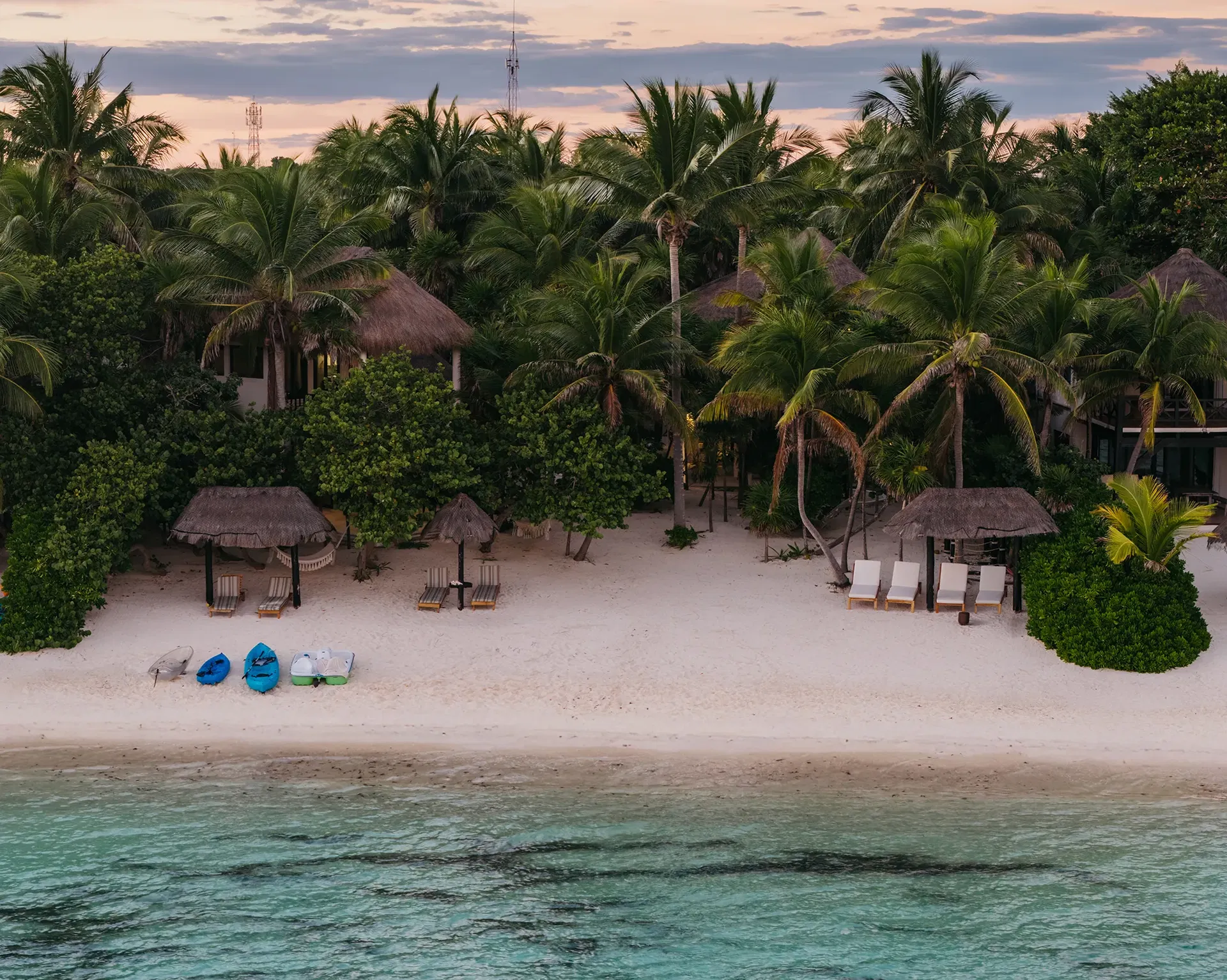 Corazón Beach Bungalows
