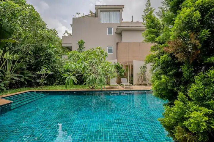El Reino K1 - Modern 2BHK nr Candolim | Pool by Da Alohas