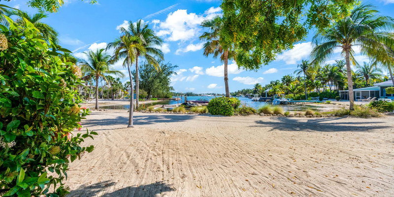 Grand Cayman Breeze, Grand Cayman, Cayman Islands, photo 4 of 25