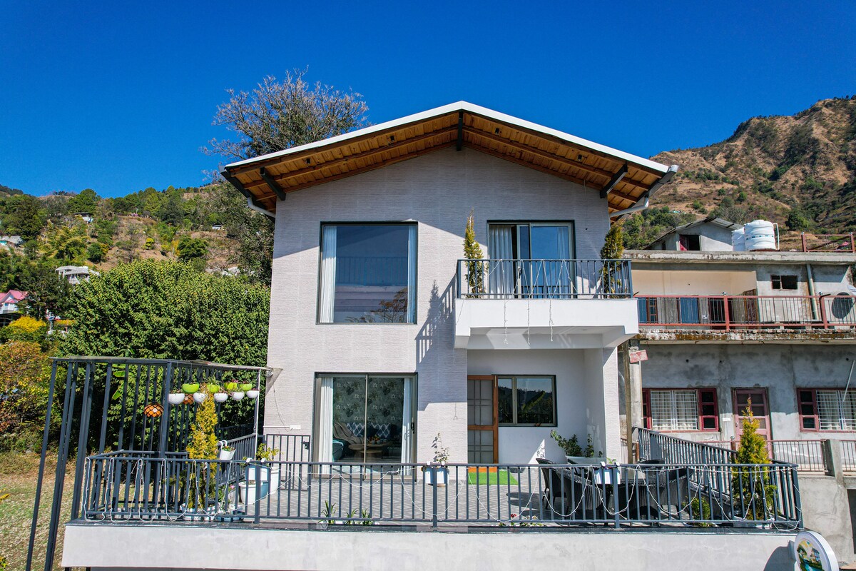 The Mountain Lake House by Da Alohas| 4BHK 