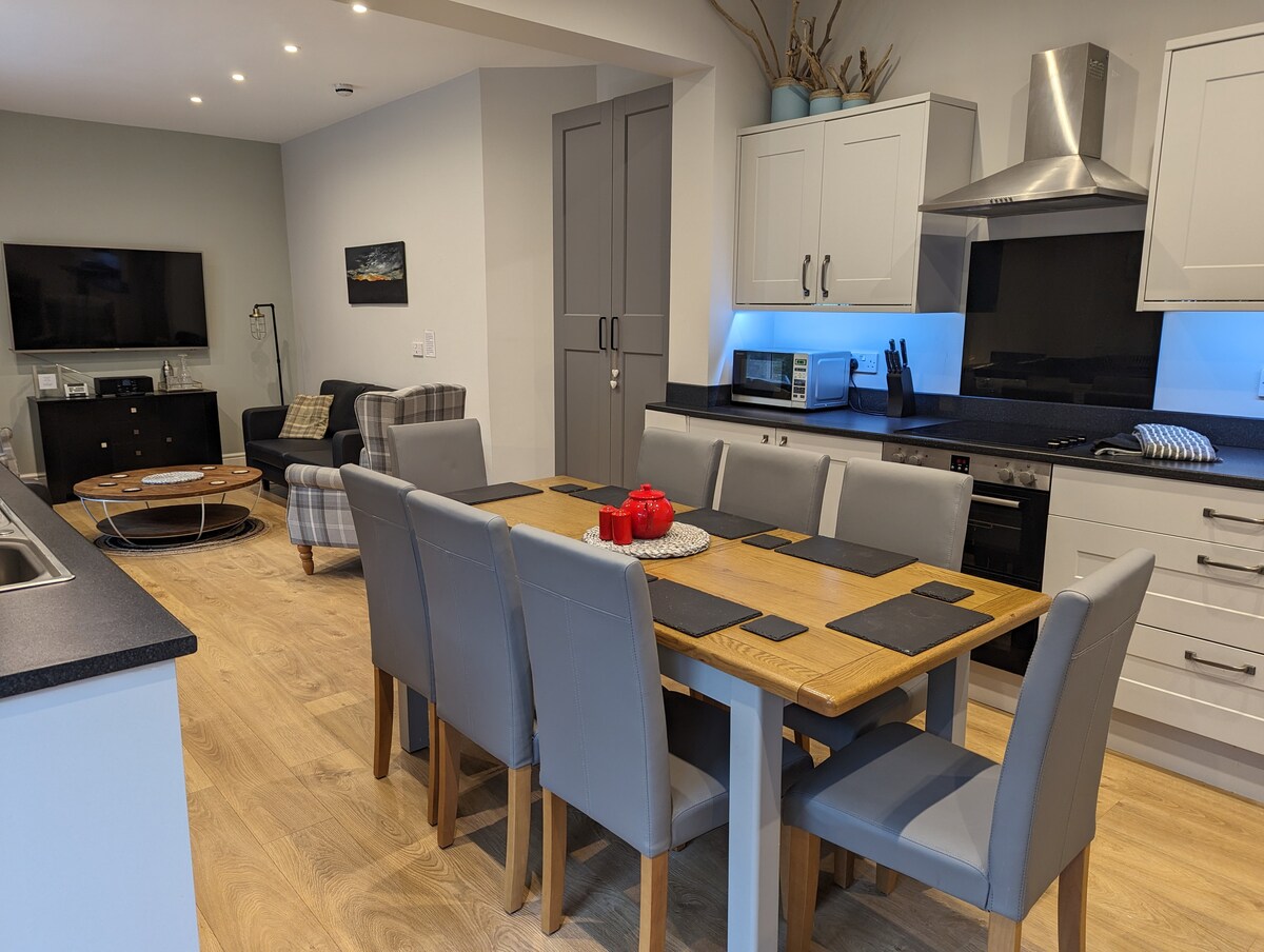 Kitchen (Open Plan)